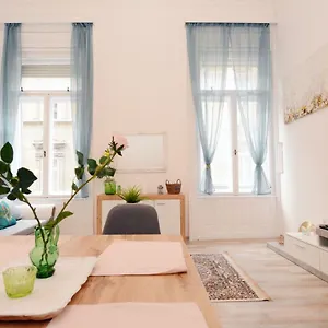Lillybeth City Center Budapest